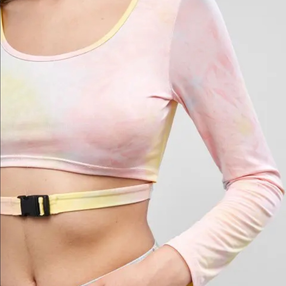 Tie Dye Long Sleeve Buckle Crop Tee